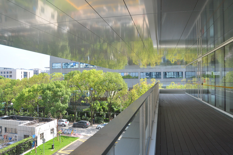 亮面氧化鋁可以用于墻壁裝飾